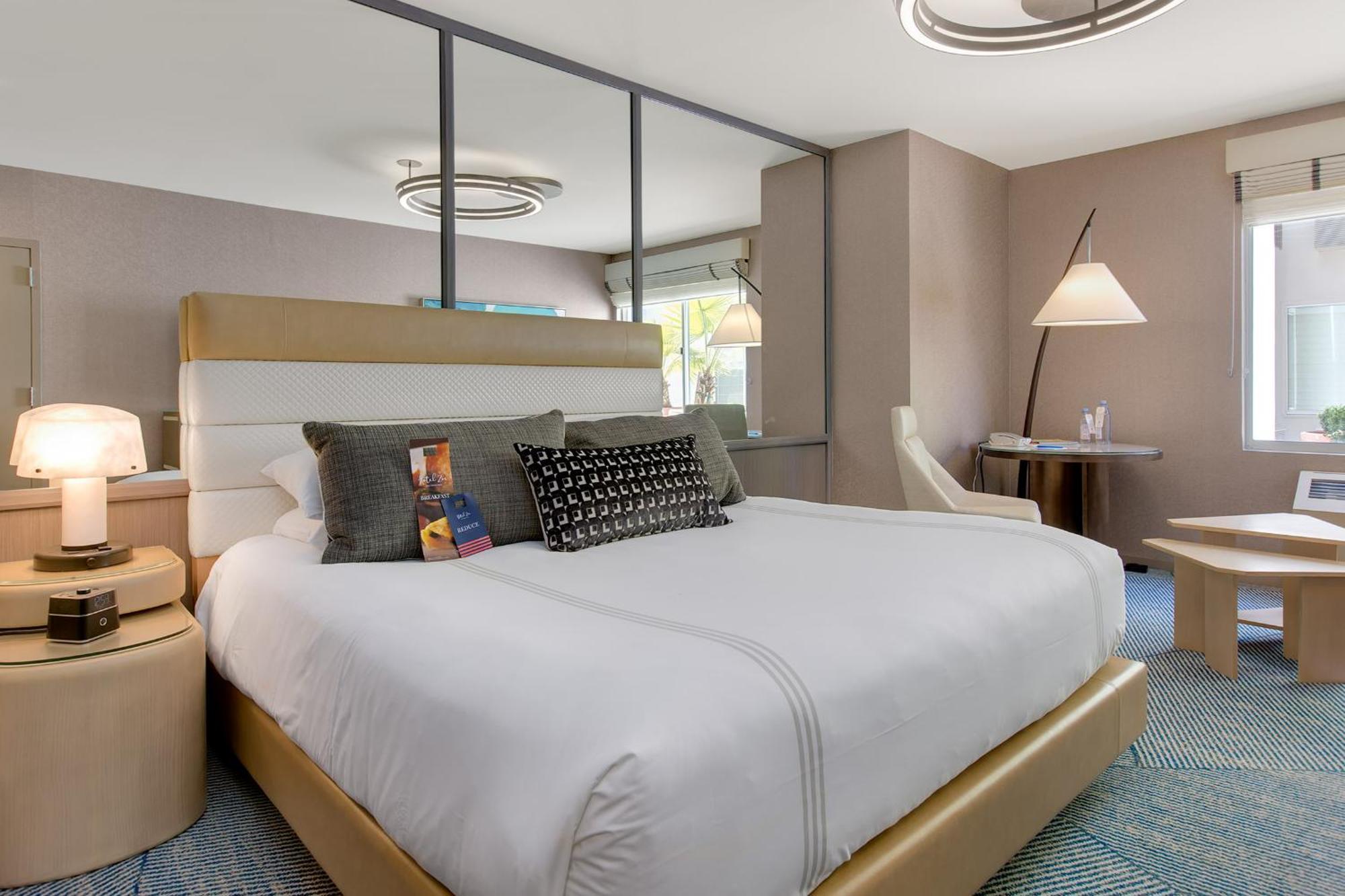 Superior Zimmer mit Kingsize-Bett