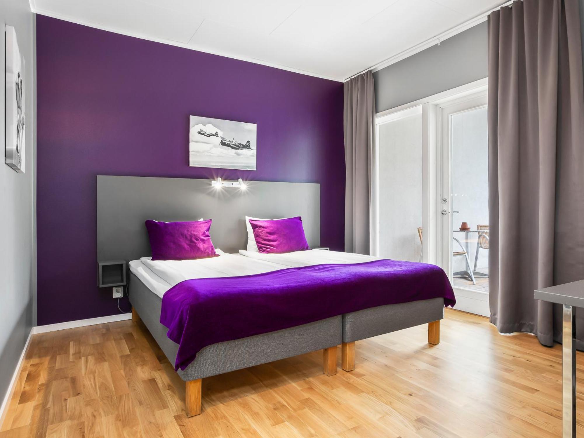 Superior Zimmer mit Kingsize-Bett und Balkon
