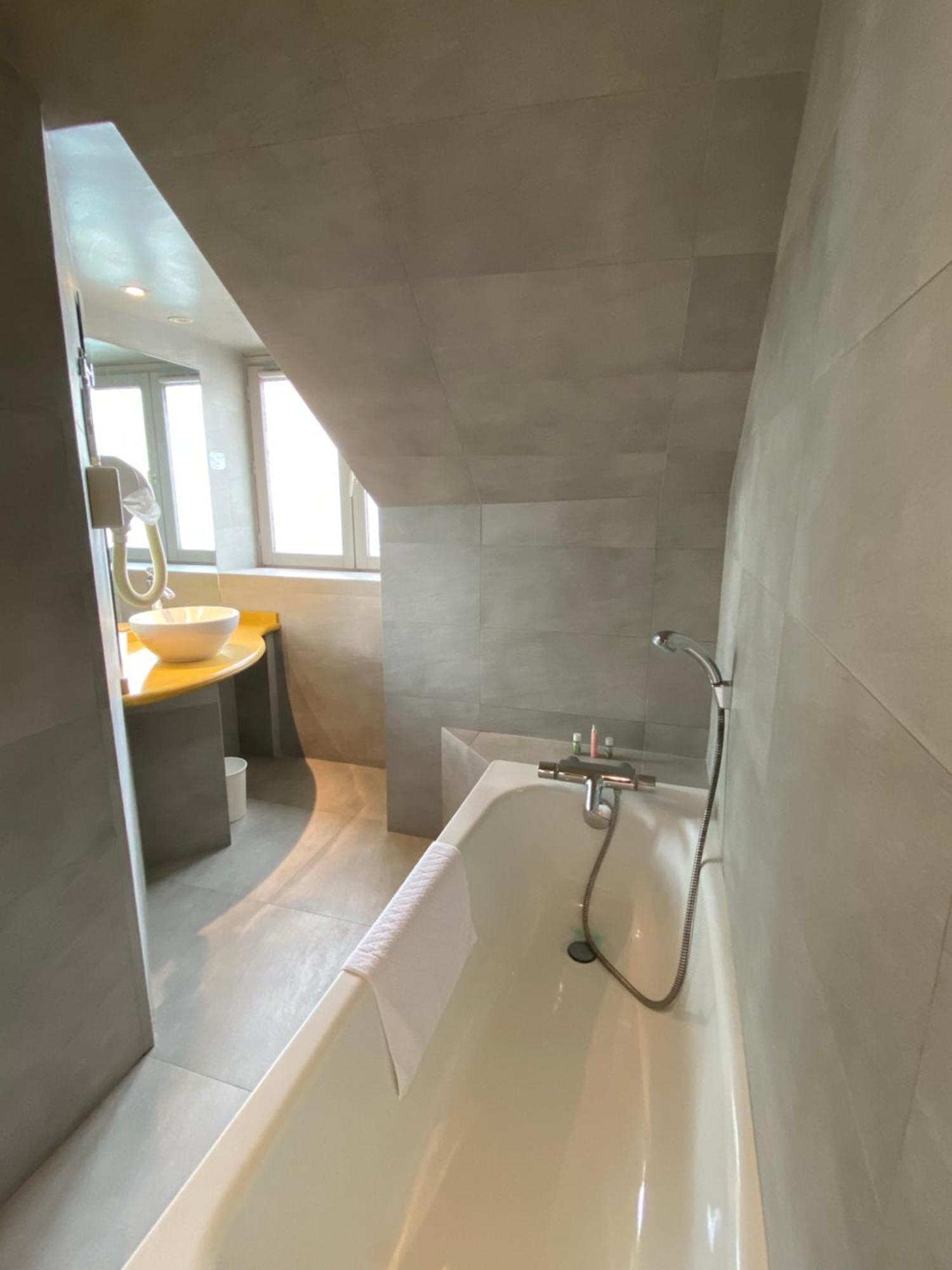 2 Zimmer mit Verbindungstür