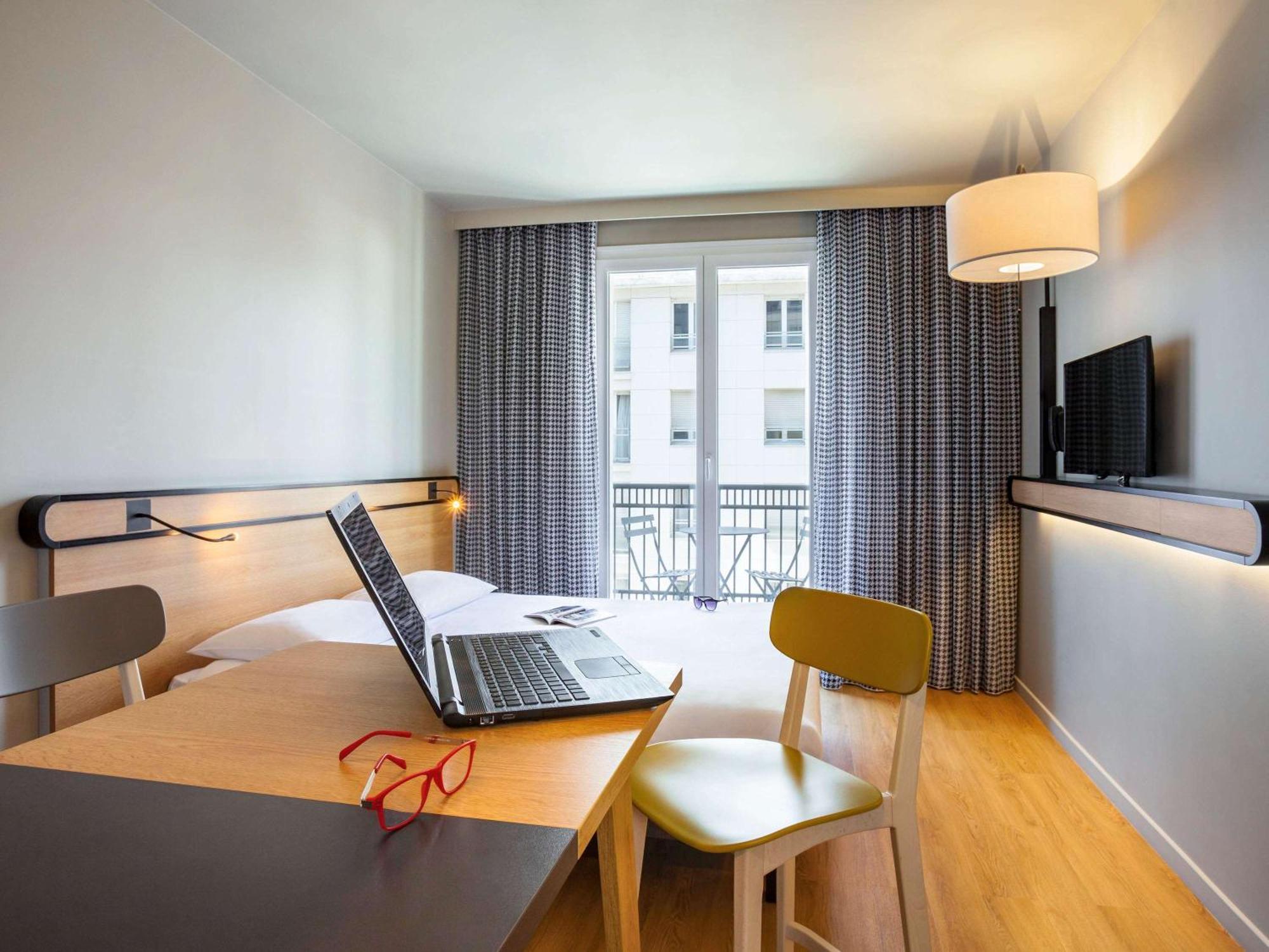 Studio mit Balkon