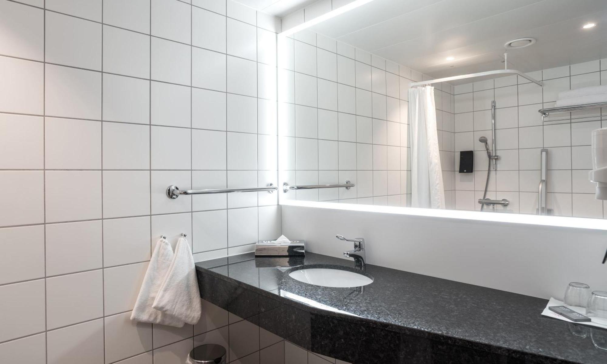 Zimmer mit Kingsize-Bett - barrierefrei