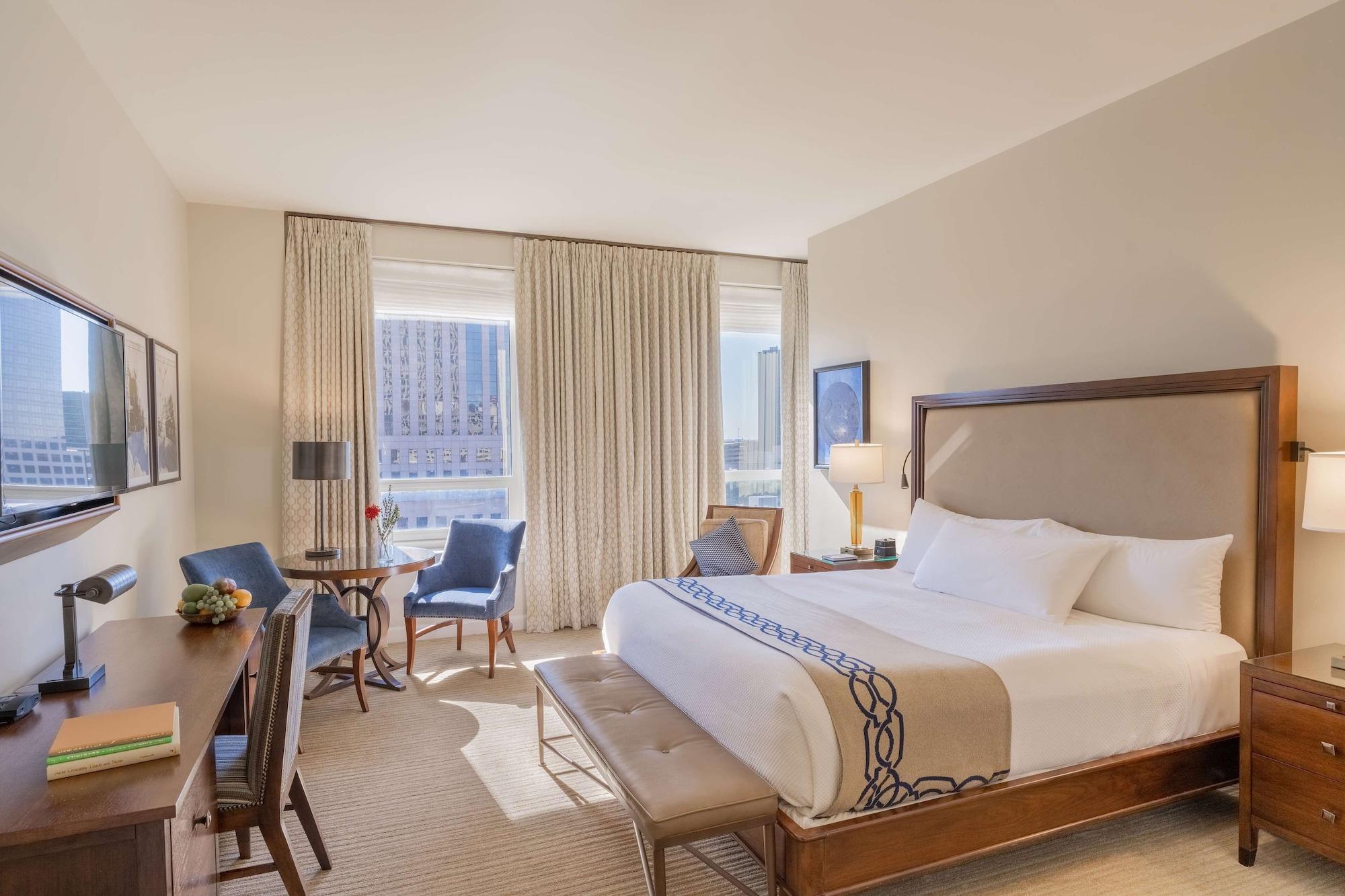 Deluxe Suite King Bed