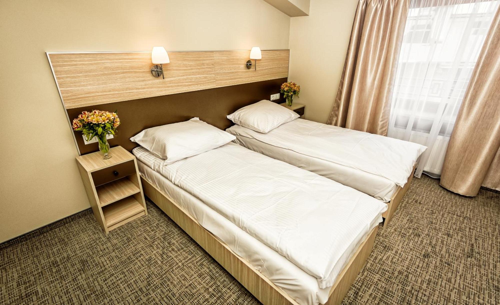 Zweibettzimmer mit eigenem Bad