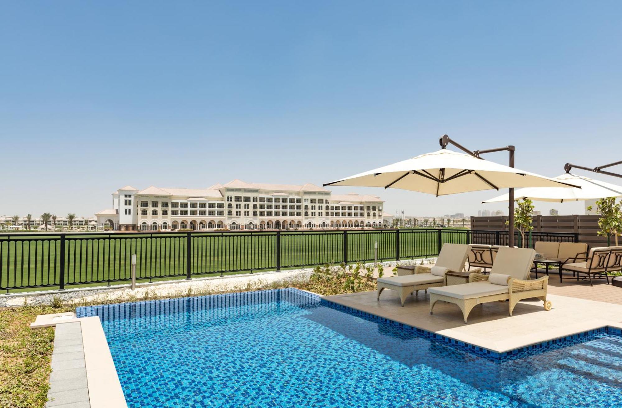 Villa mit 4 Schlafzimmern, Poloblick und eigenem Pool