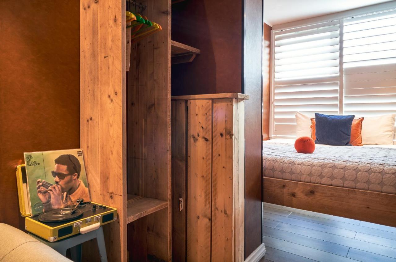 Medium Dreibettzimmer mit Einzelbetten