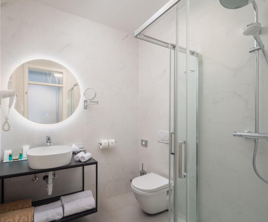 Doppelzimmer mit Gartenblick