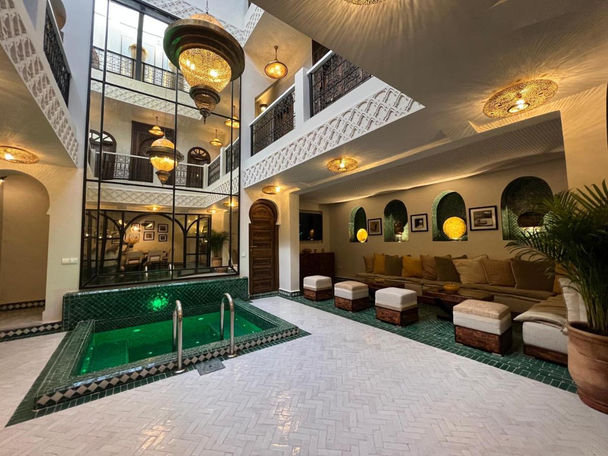Privatisiertes grünes Haus (Vier Schlafzimmer & Spa)