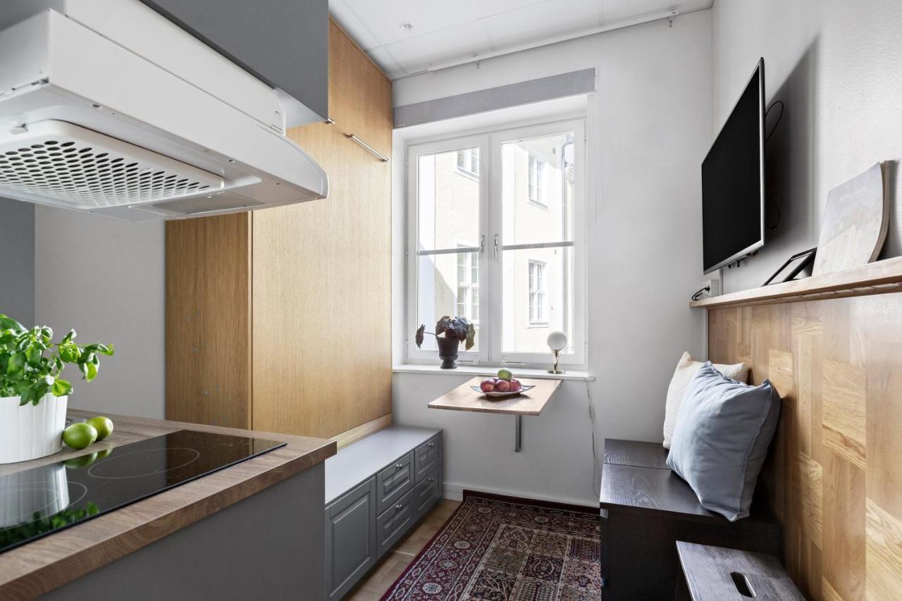 Compact Studio