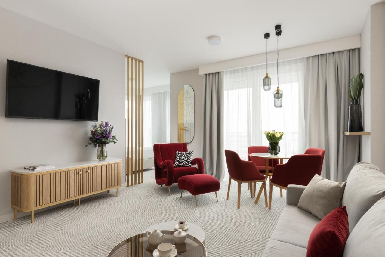 Familienzimmer mit 1 Kingsize-Bett, 1 Schlafsofa und Balkon