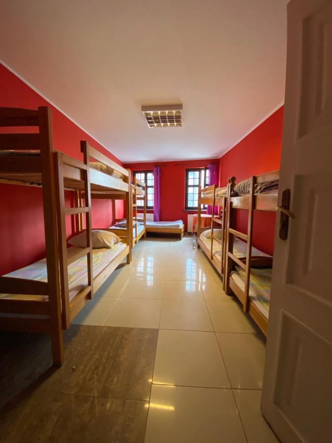 Etagenbett im Schlafsaal für Frauen
