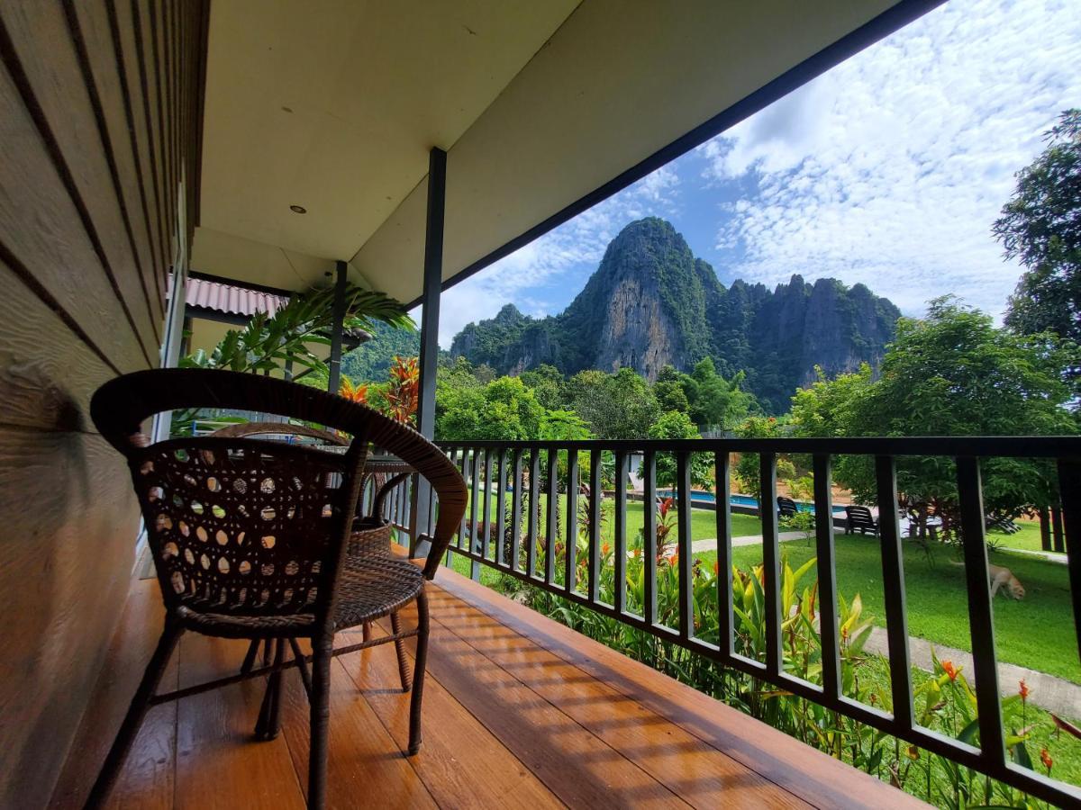 Bungalow mit Doppelbett oder 2 Einzelbetten und Bergblick