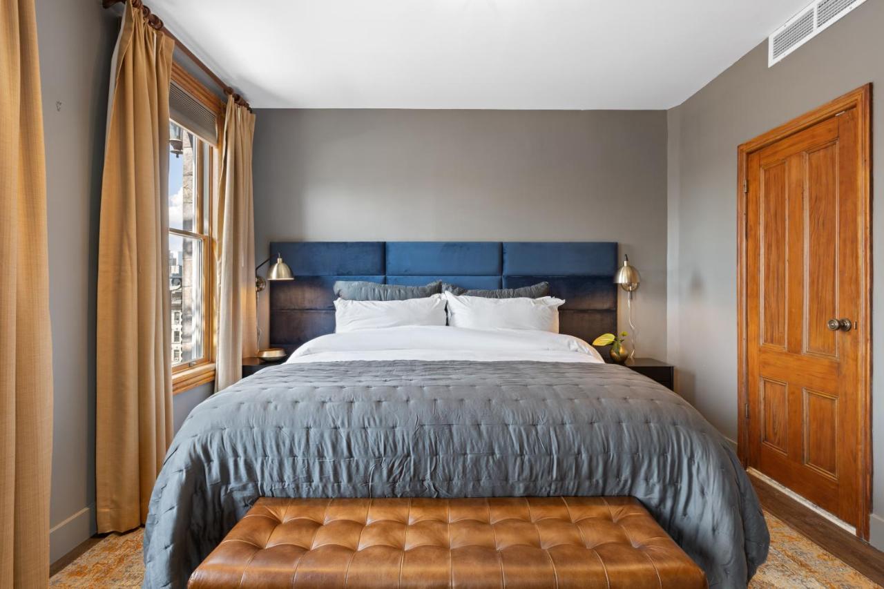 Suite mit Kingsize-Bett und Balkon