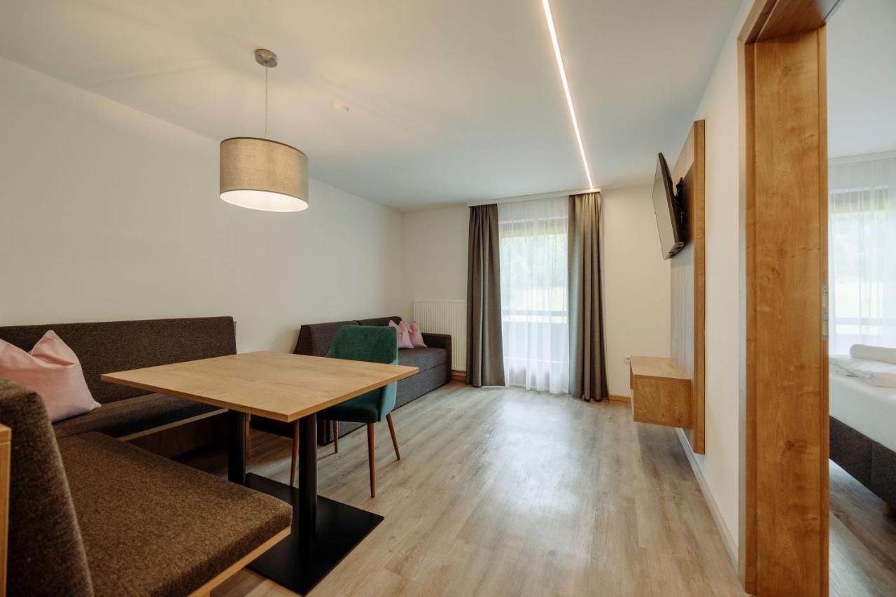 Apartment mit Balkon