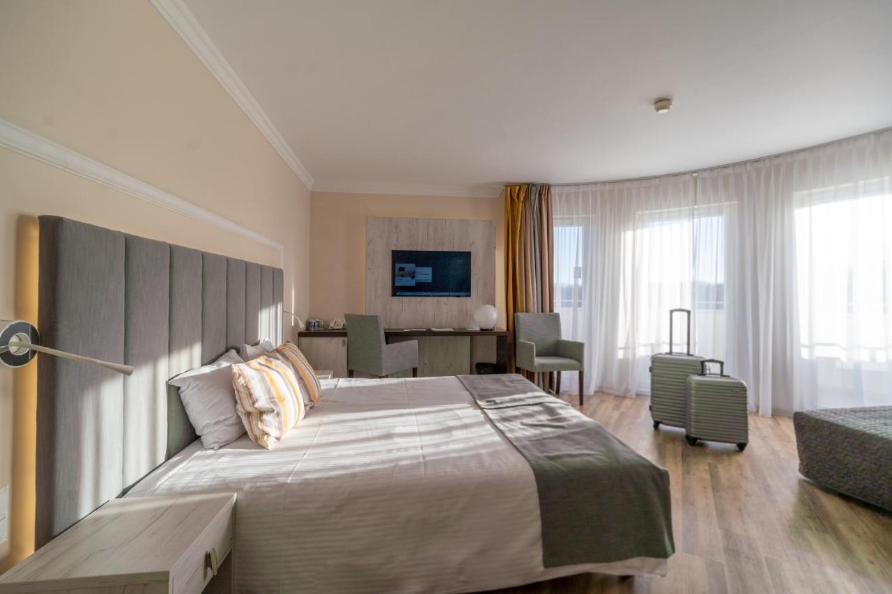 Familienzimmer mit Doppelbett