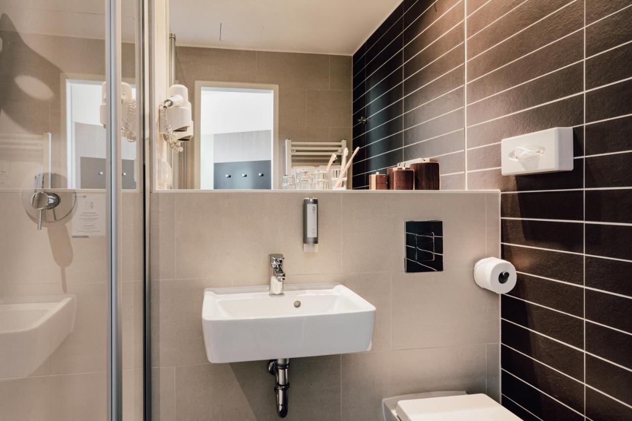 Standard Twin Room,1440032005:JPEG