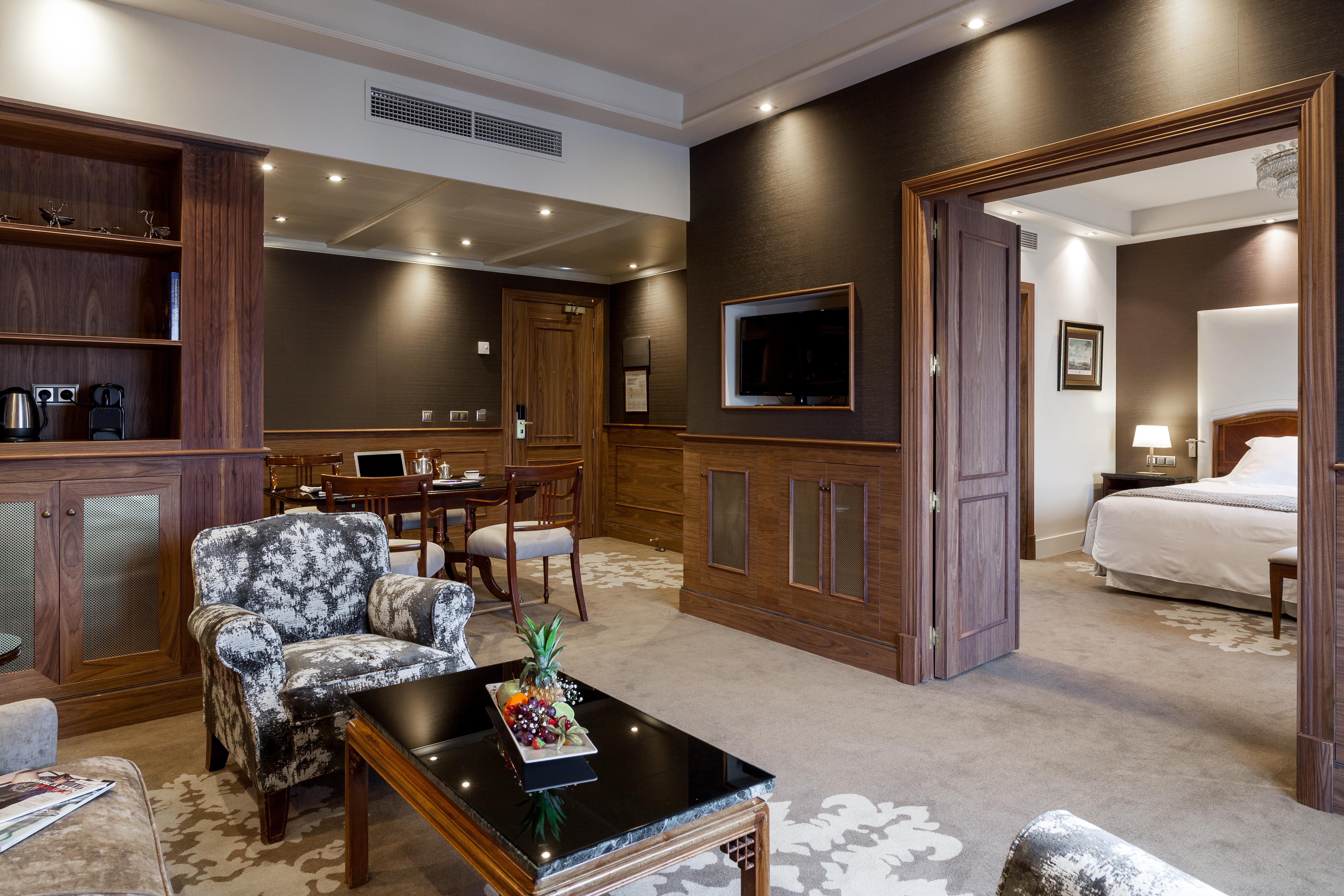 Suite - The Wellington-Club