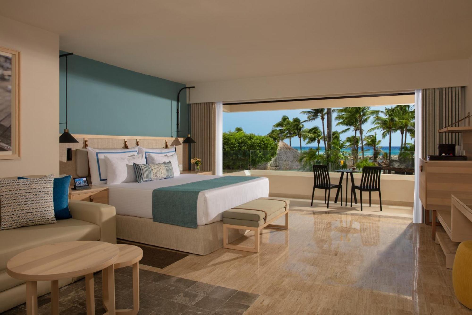 Preferred Club Ocean Front View King (DXKOF)