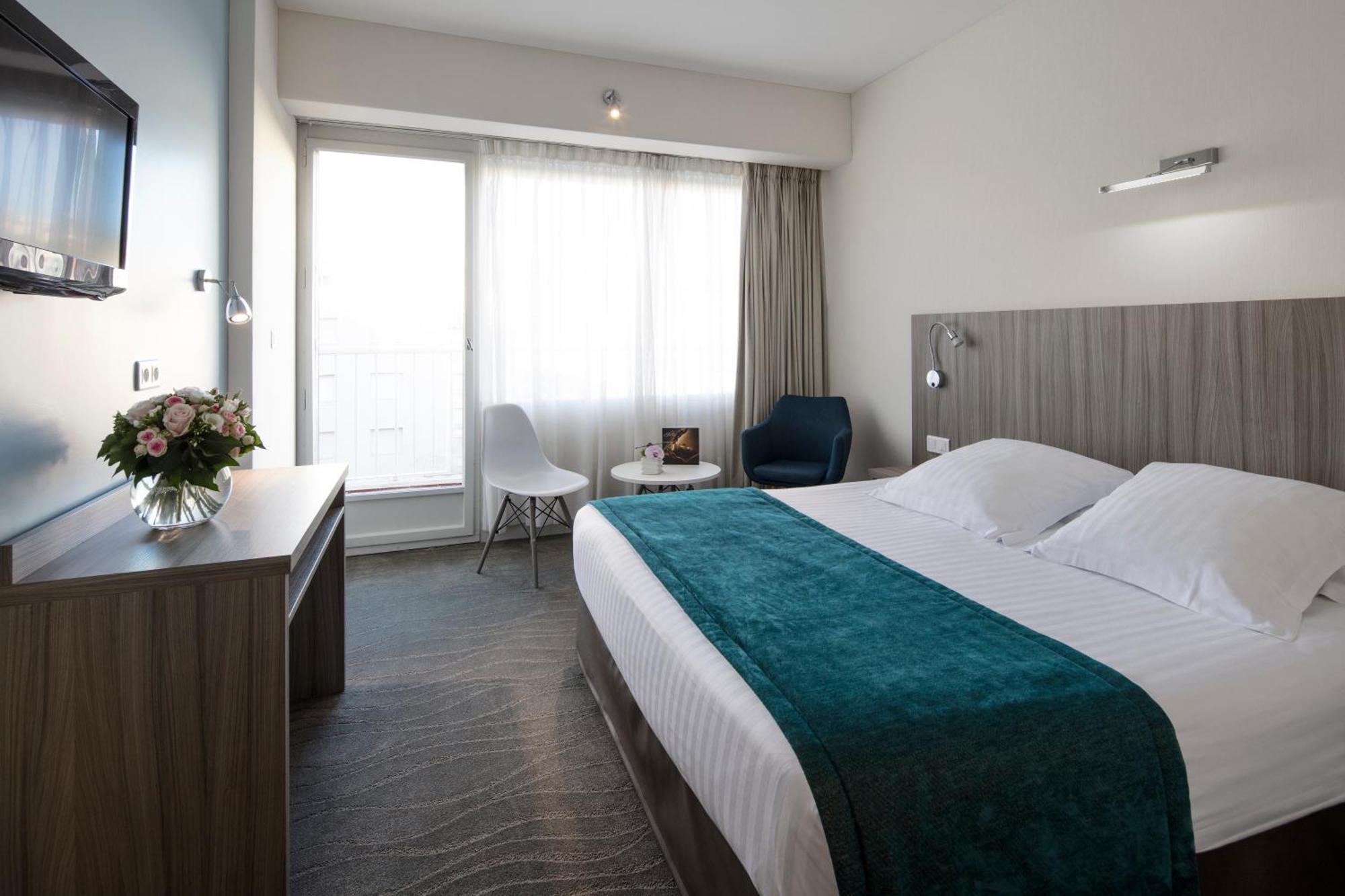Zweibettzimmer mit Balkon