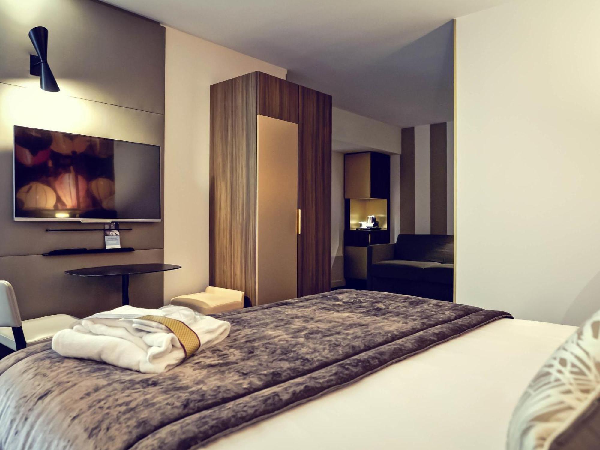 Familienzimmer mit 1 Doppelbett und Sofabett