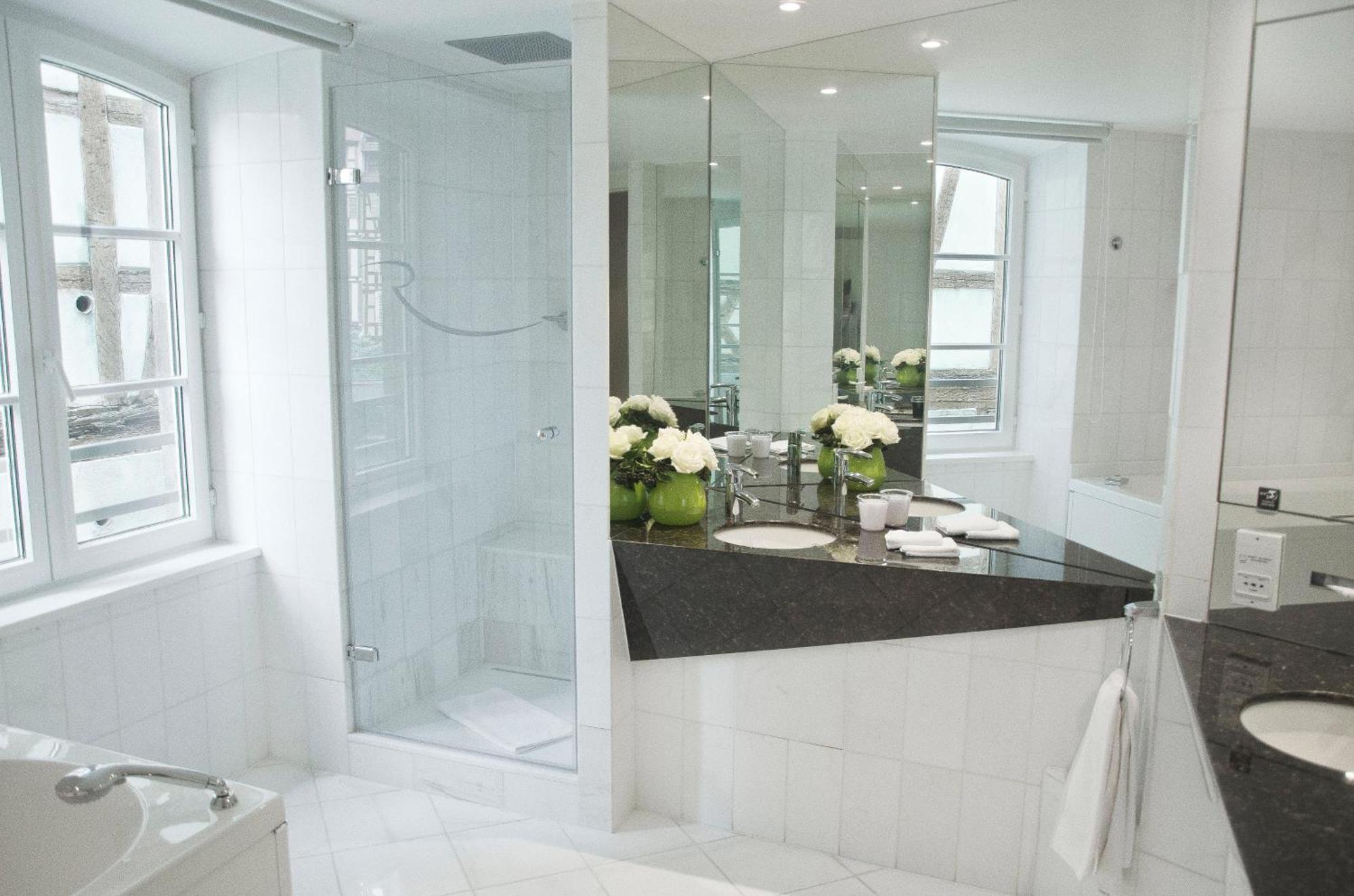 Signature Suite