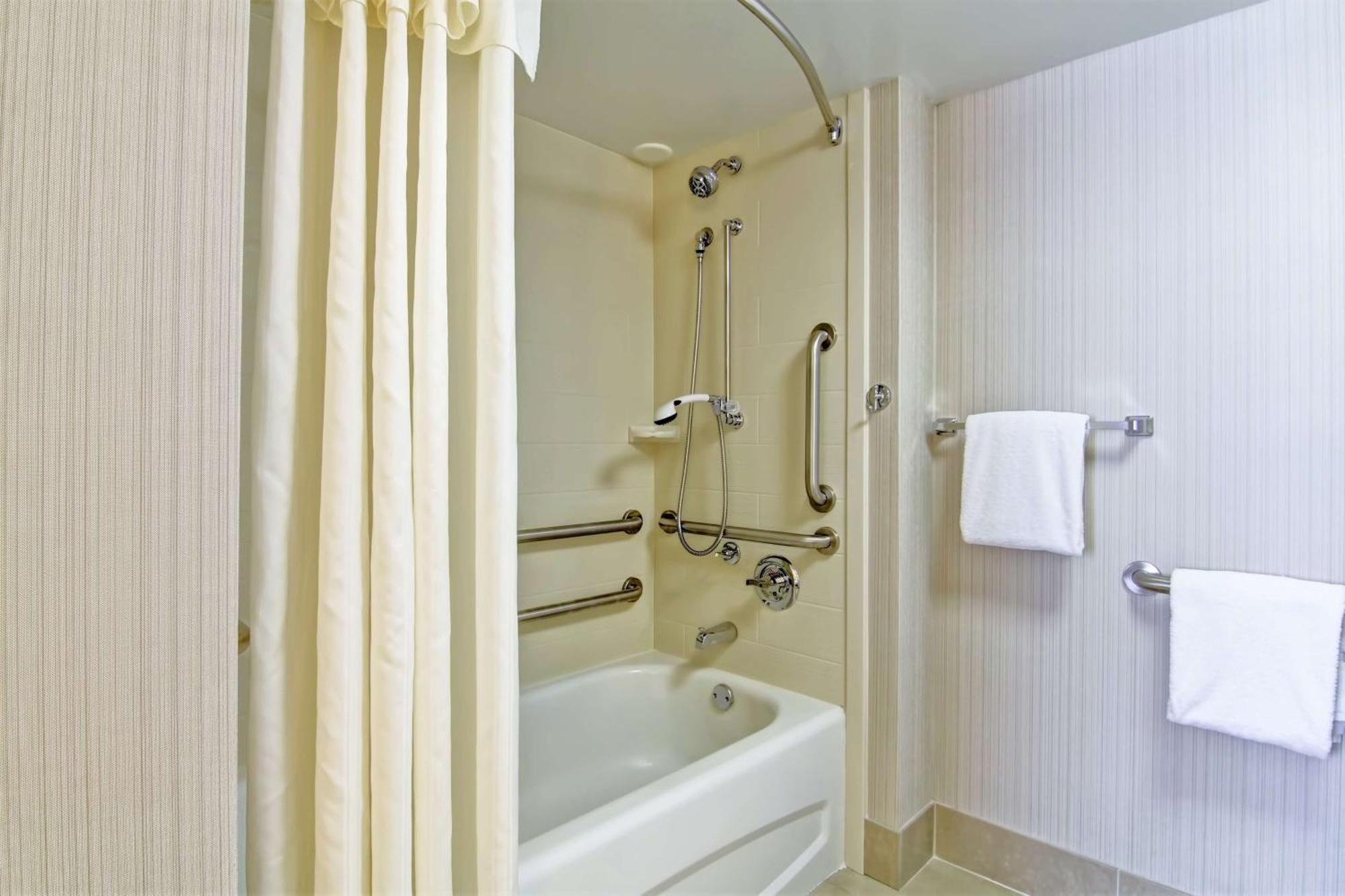Suite mit Kingsize-Bett, barrierefrei - Nichtraucher