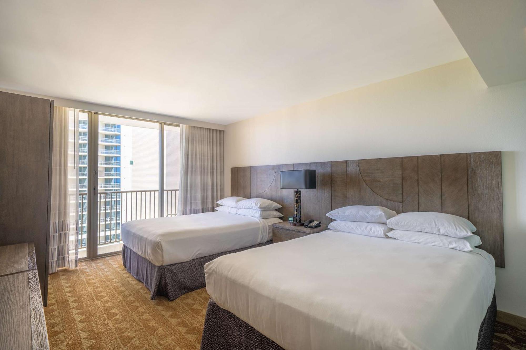 Suite mit 2 Queensize-Betten und Stadtblick - barrierefrei/für Hörgeschädigte geeignet