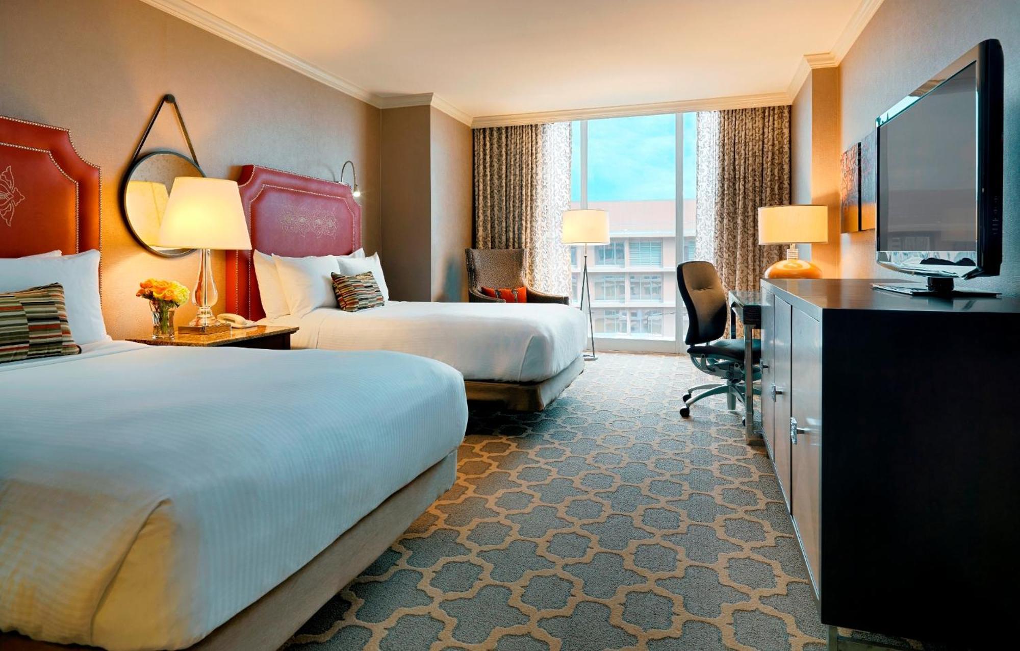 Fairmont Gold Queen Room Two Queen Beds City View