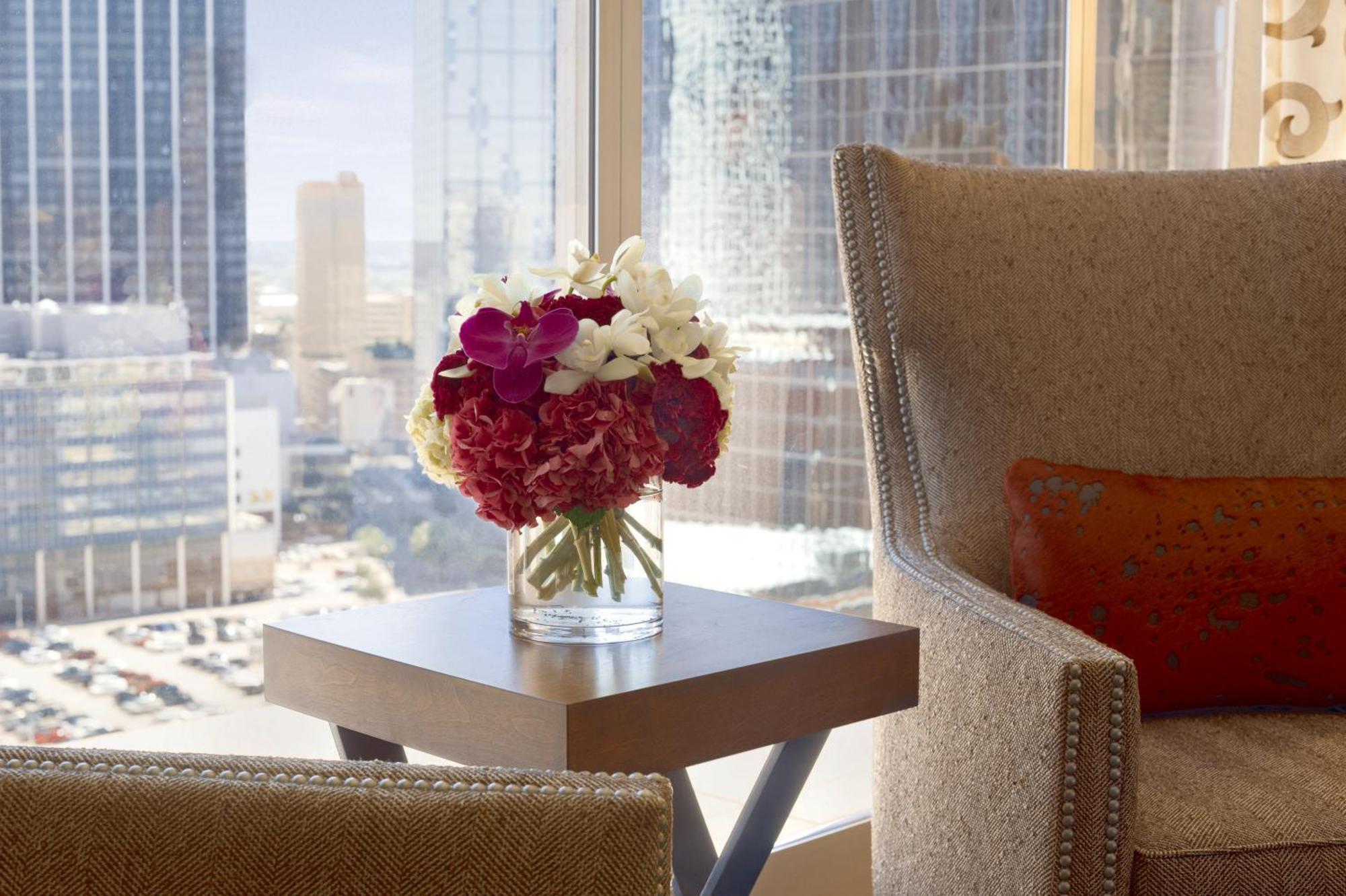 Signature Suite One King Bed City View