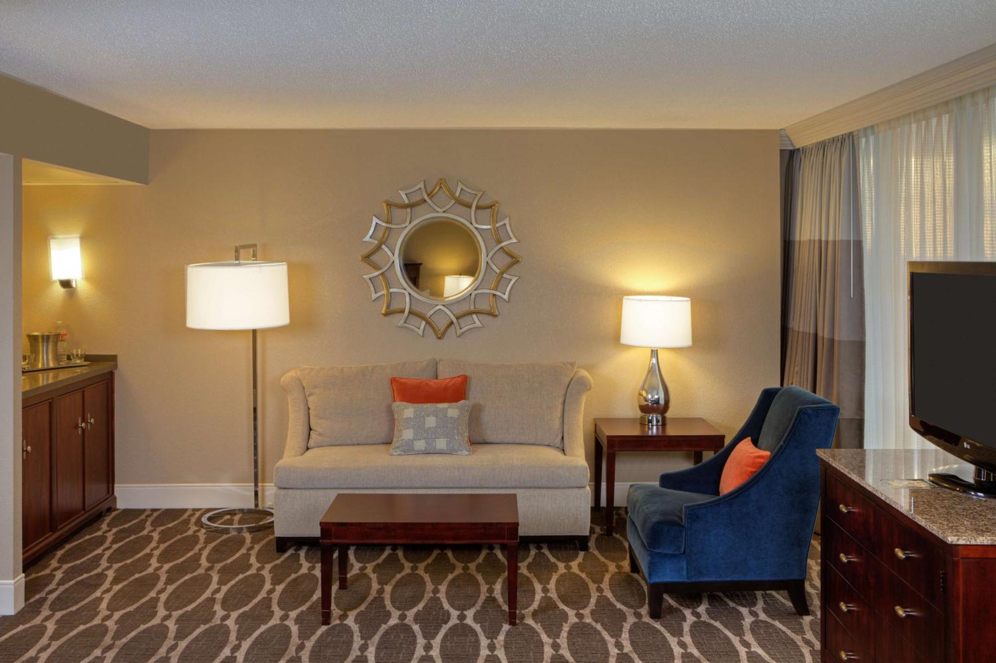 Junior Suite mit Kingsize-Bett und Sitzbereich