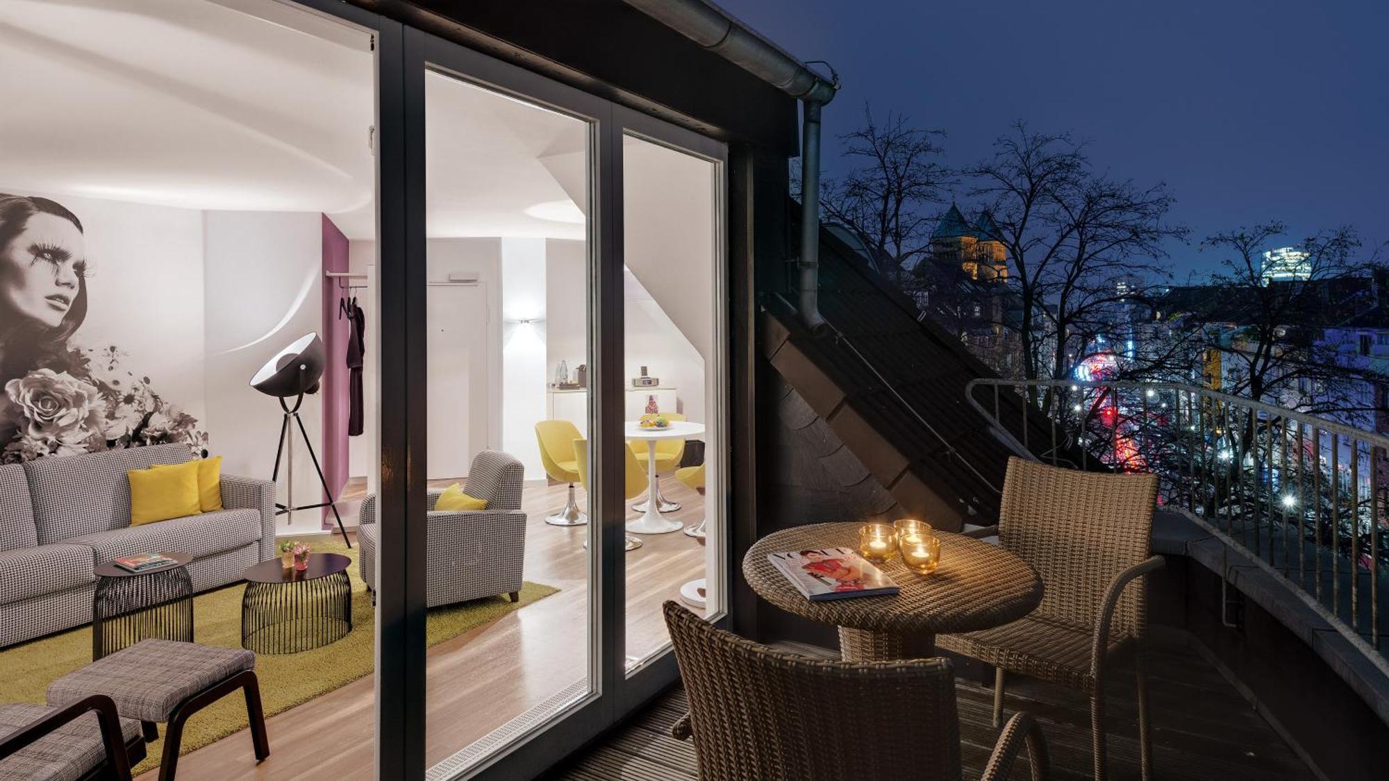 Suite mit 1 Schlafzimmer mit Kingsize-Bett und Stadtblick