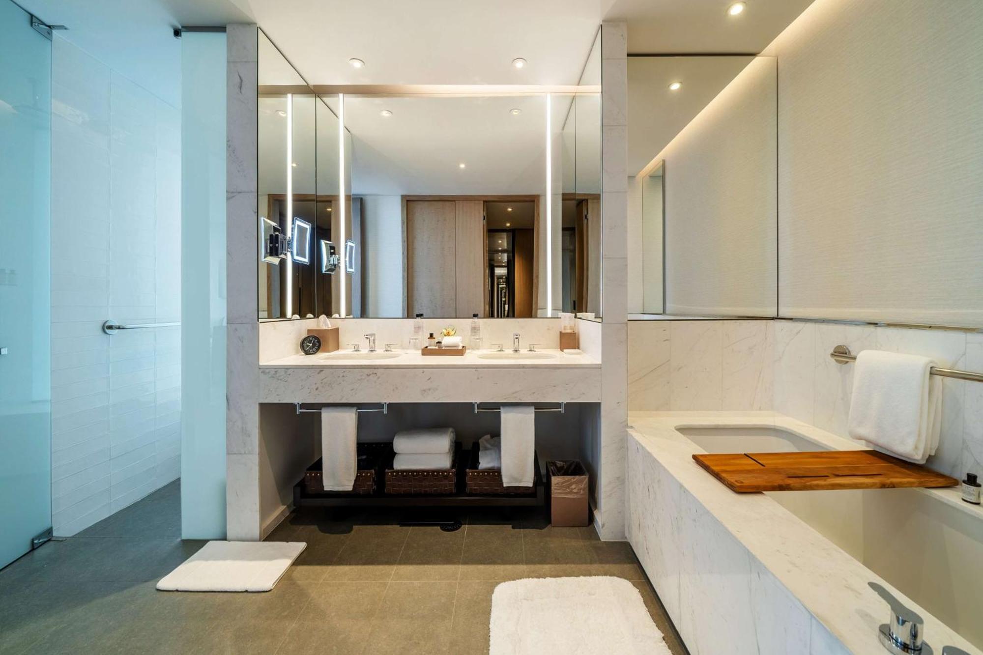 Corner King Suite with Andes View