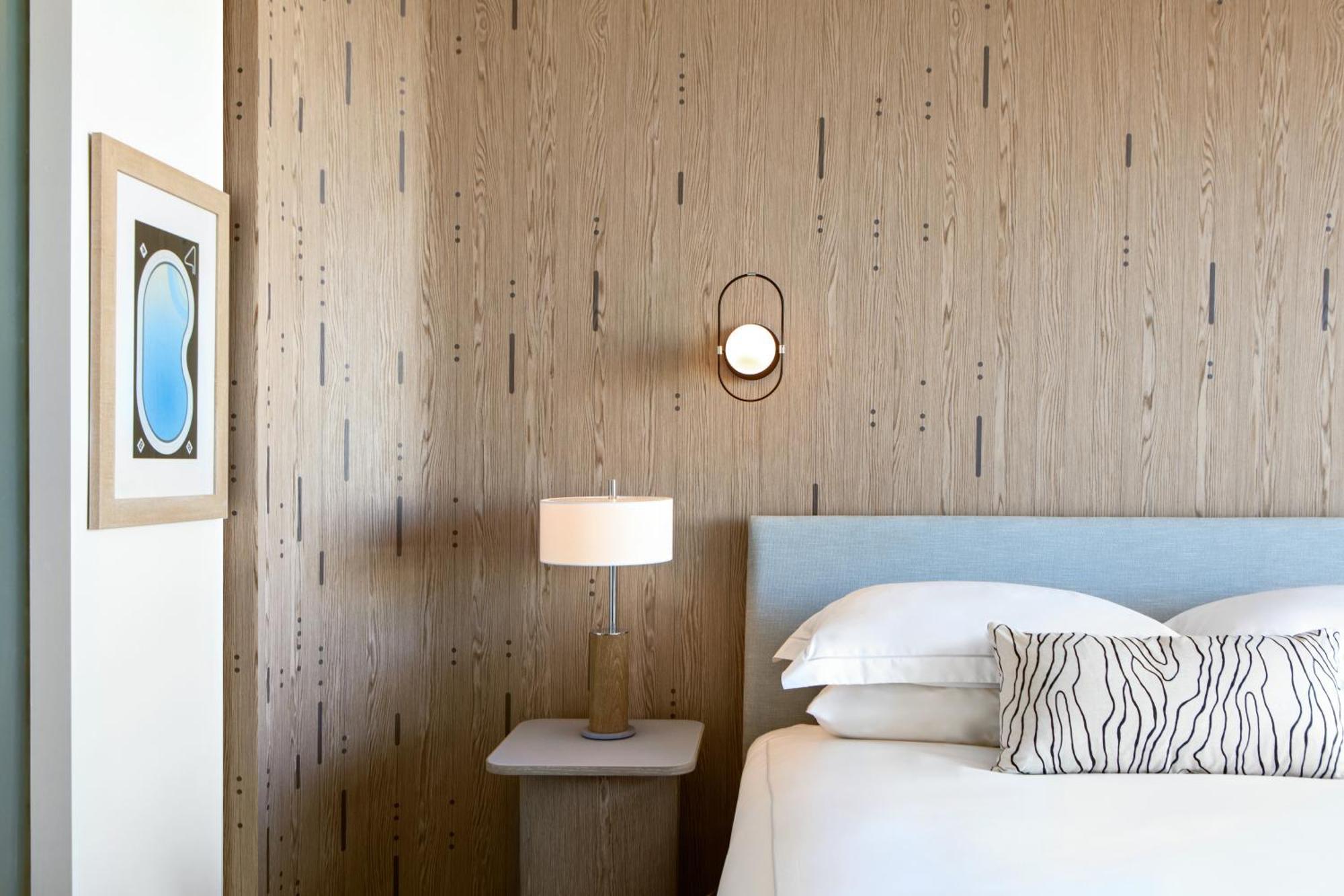Doppelzimmer mit 2 Doppelbetten – barrierefrei und mit Kommunikationsmöglichkeiten