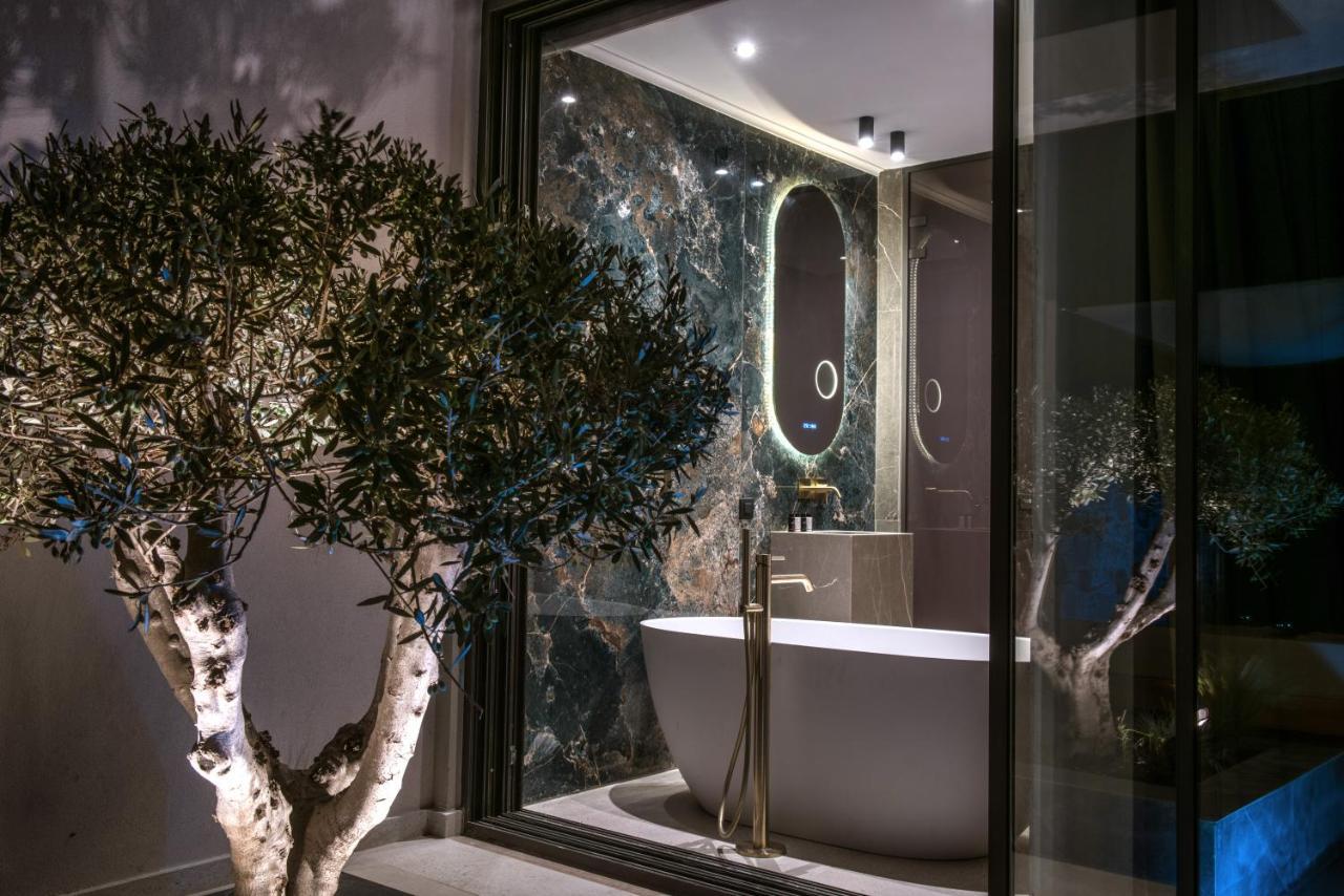 Cave Suite with Heated Private Pool Garden View