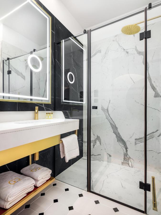 Apartament dwupoziomowy z wanną z hydromasażem