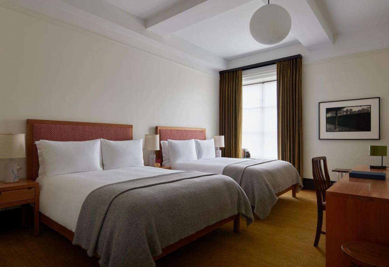 Dual mit Queensize-Bett