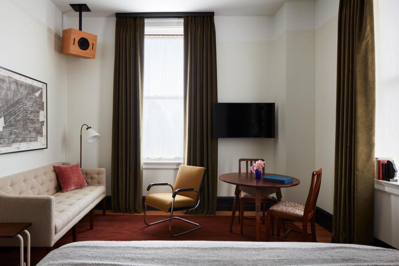 Supreme Zimmer mit Kingsize-Bett und Aussicht