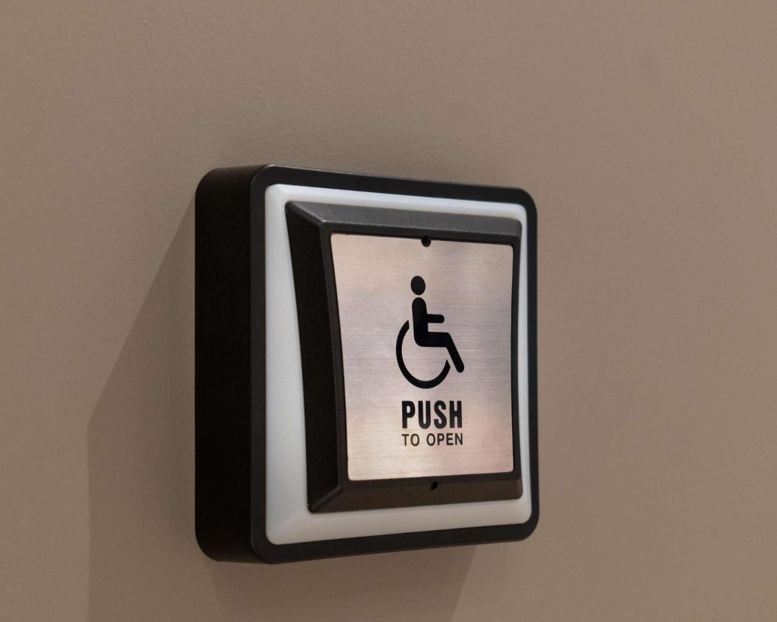 Standard Single Room with Roll-In Shower - Disability Access/Non-Smoking