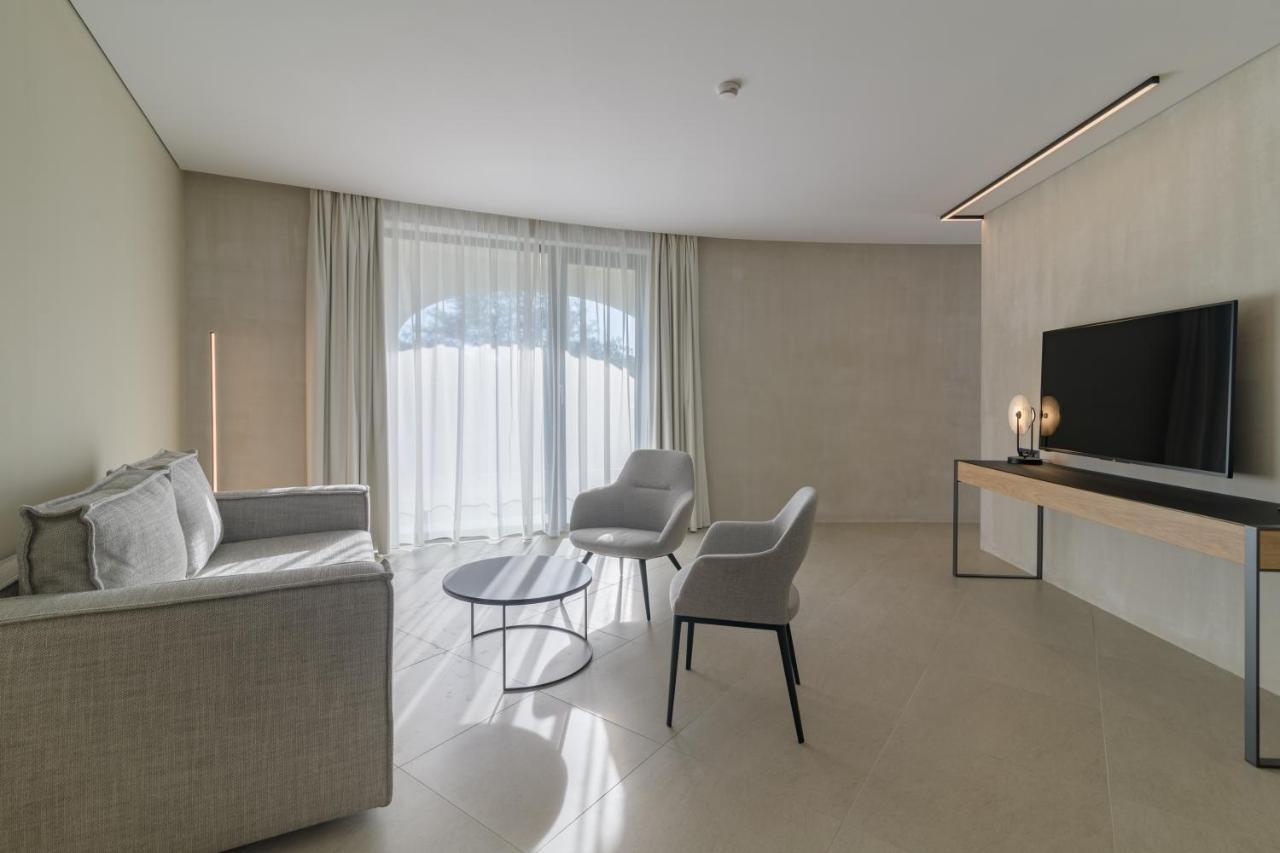 Premium Corner Studio with Panorama View and unlimited access to Health Spring Spa