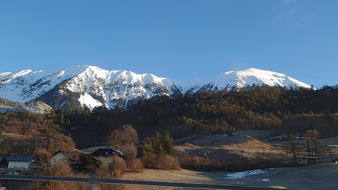 Doppelzimmer mit Bergblick und eigenem Bad