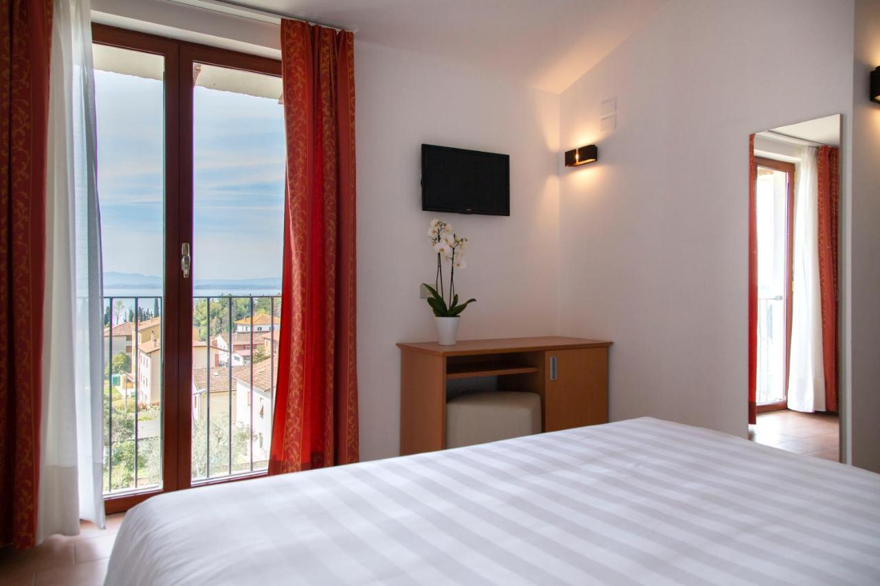 Doppel-/Zweibettzimmer mit Seeblick