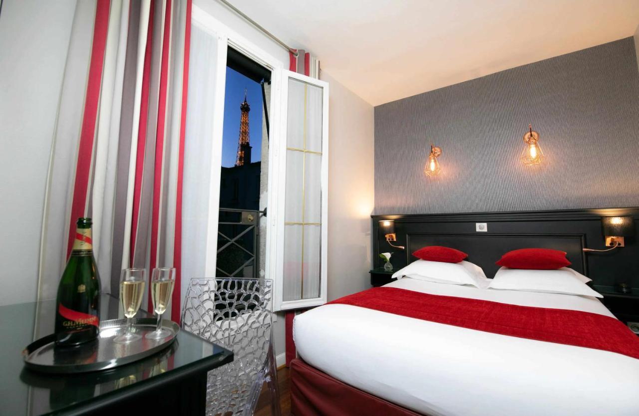 Doppelzimmer mit Blick auf den Eiffelturm