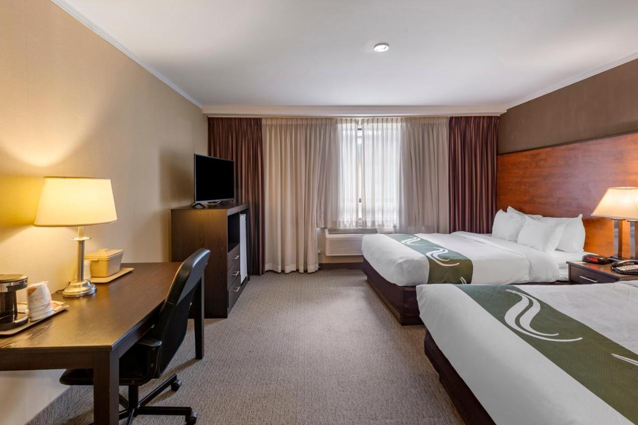 Zimmer mit 2 Queensize-Betten