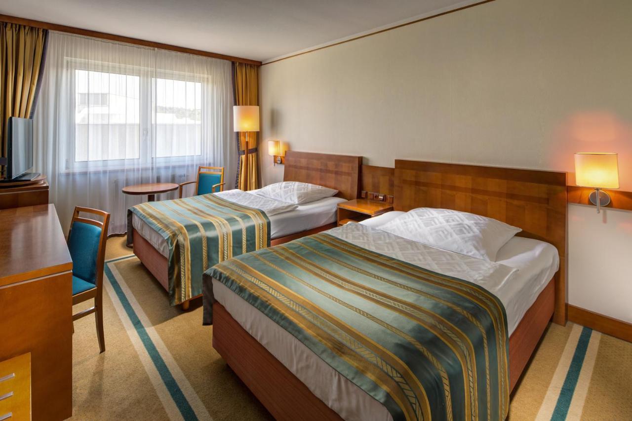 Doppelzimmer mit 2 Doppelbetten