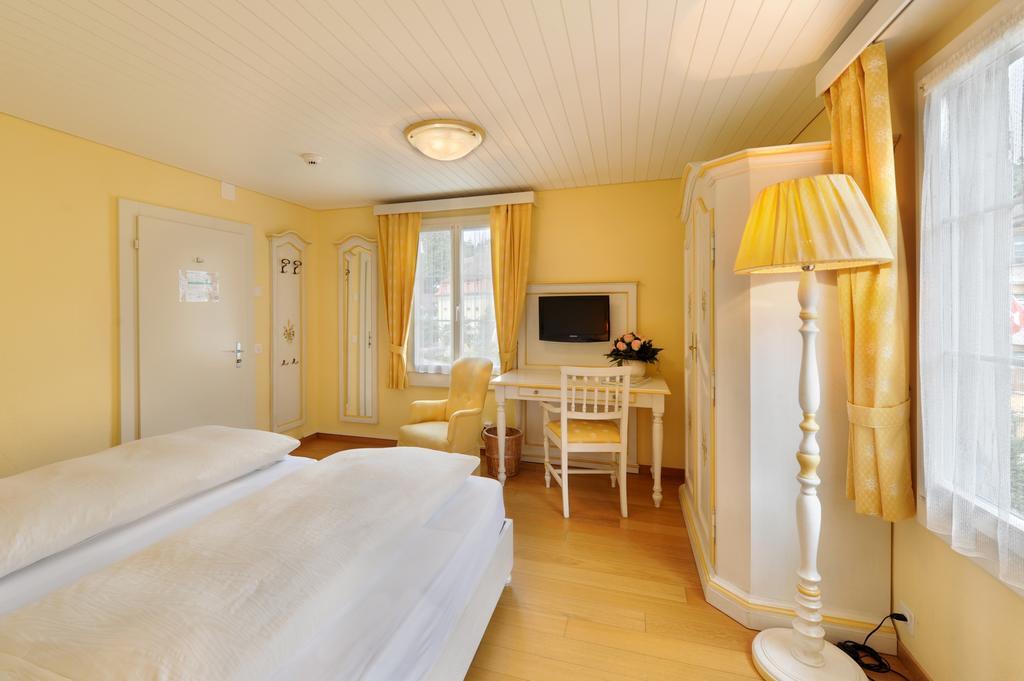 Doppelzimmer mit Dorfblick