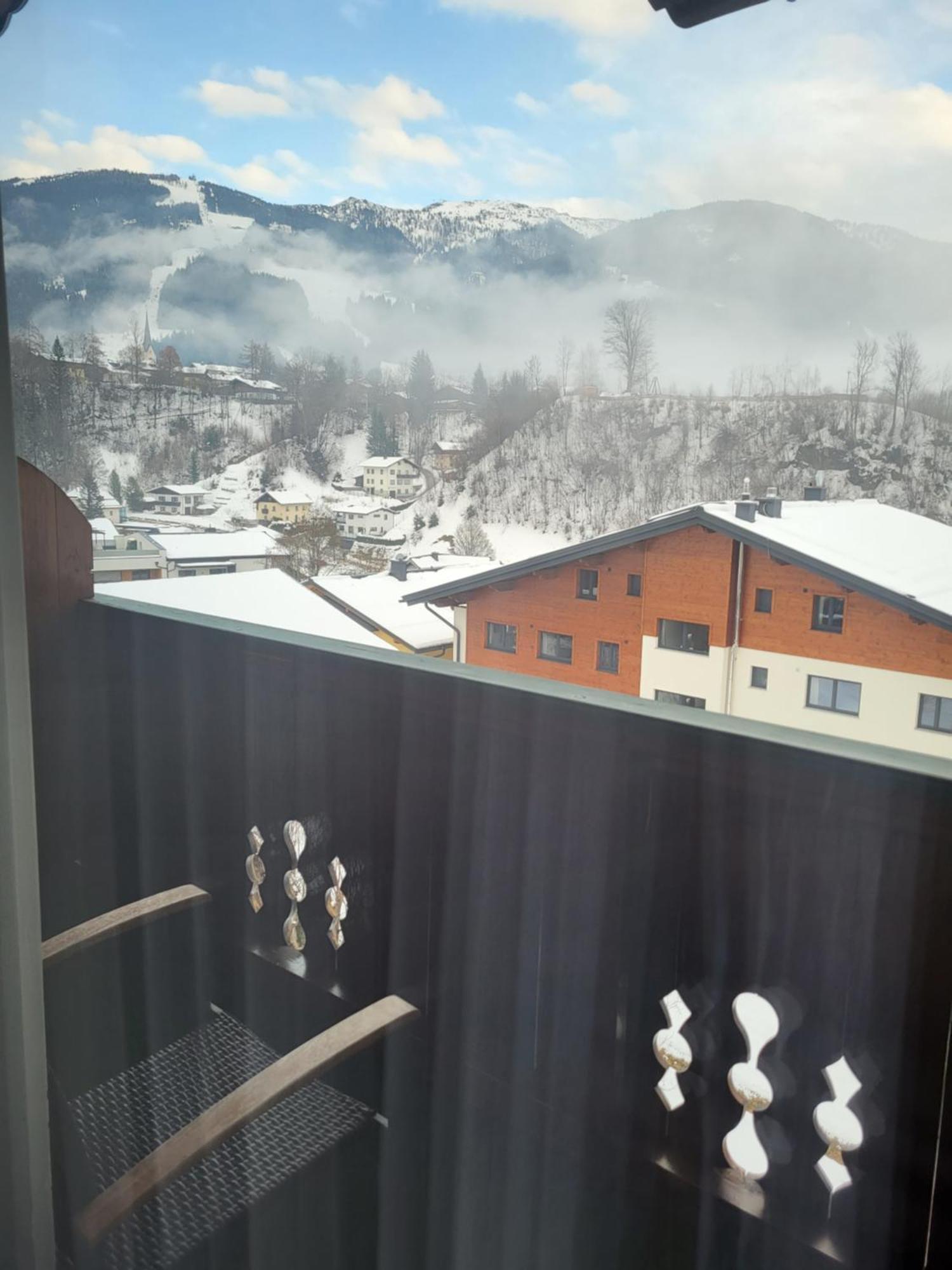 Dreibettzimmer mit Balkon