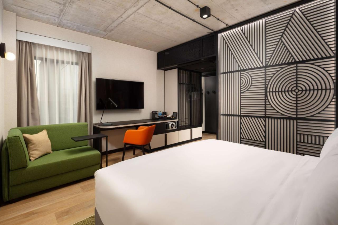 Zimmer mit Kingsize-Bett