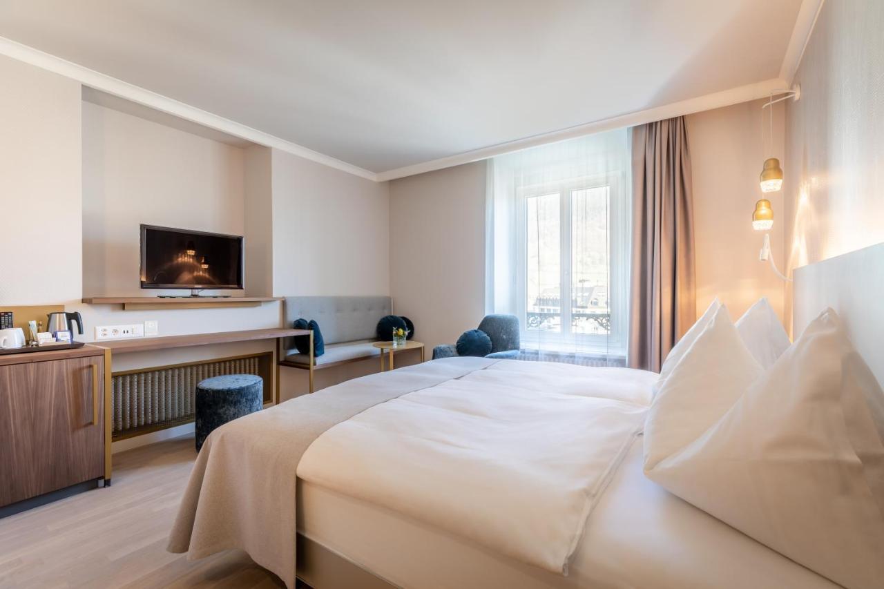 Standard Doppelzimmer mit Bergblick – ohne Balkon