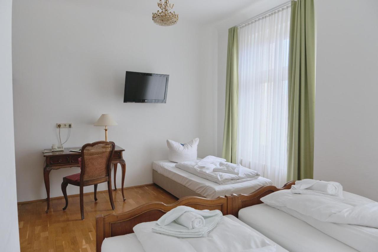 Dreibettzimmer