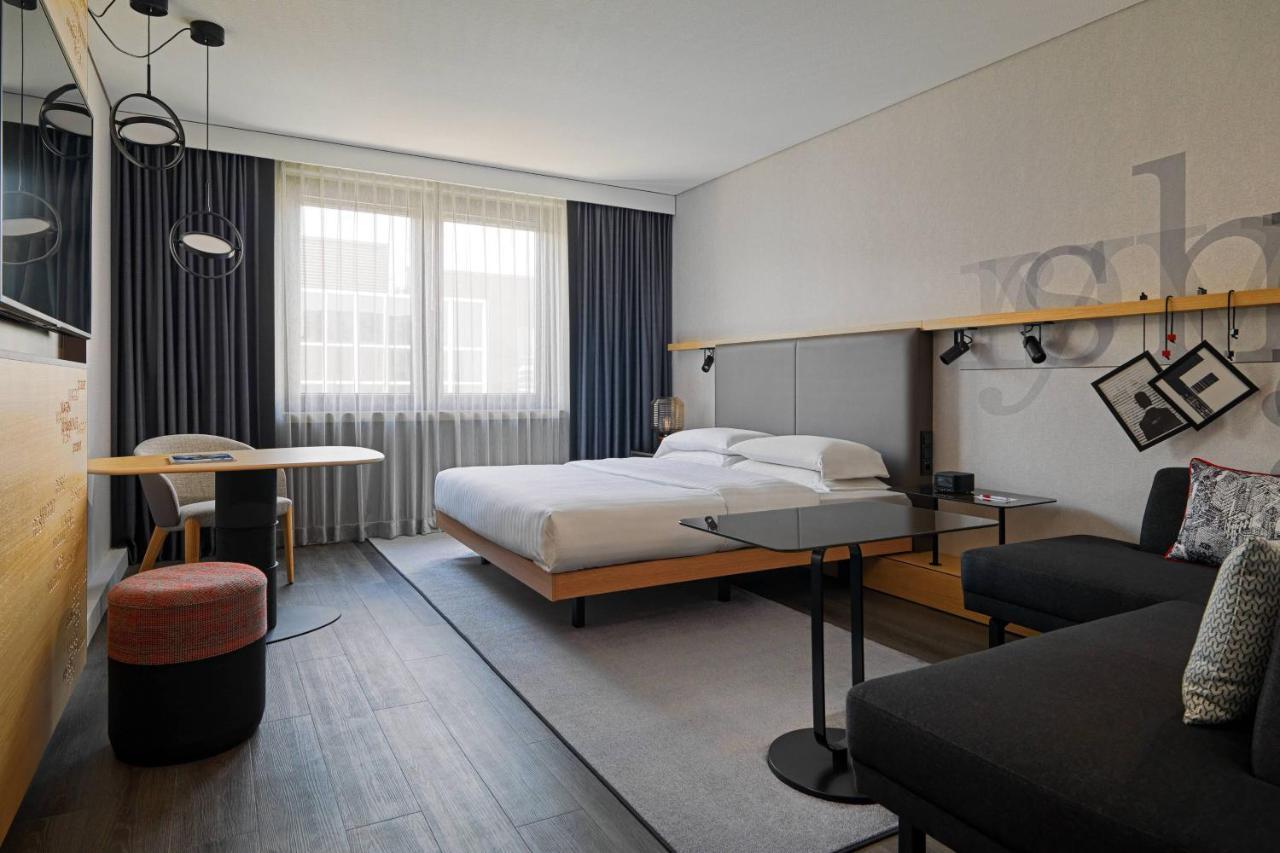 Executive Zimmer mit Kingsize-Bett und Zugang zur M Club Lounge