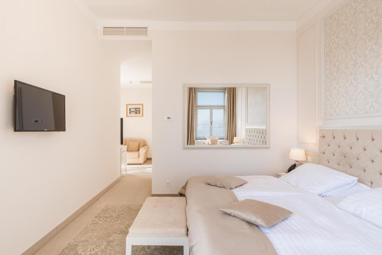 Superior Doppelzimmer mit Schlafsofa und Balkon